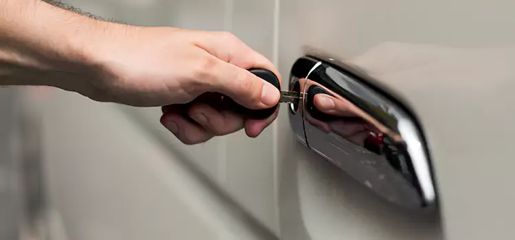 Why Choose Our Auto Locksmith Team in Sainte-Julienne, QC?
