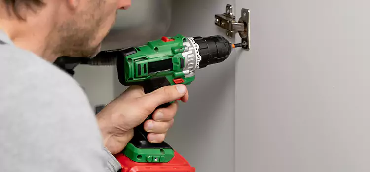 Commercial Door Hinge Repair Sainte-Julienne